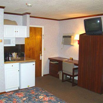 Longvue Inn And Suites Wellsvi Wellsville Extérieur photo